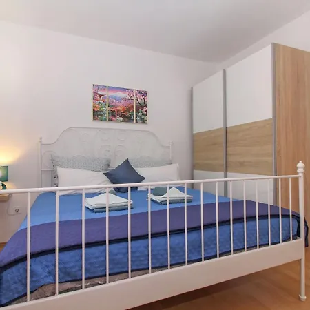 Ane In - Istrien Pola