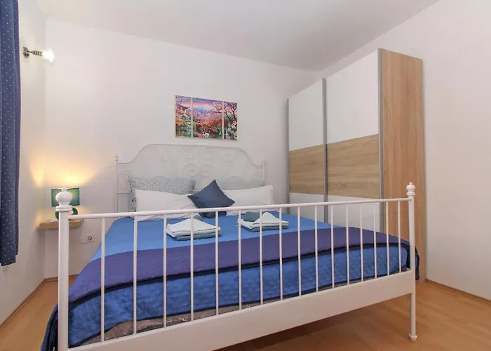 Ane In - Istrien 풀라